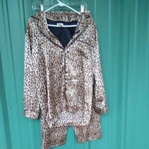 Women's Leopard Animal Print Pajamas Set Size 8/9 Mob Wife